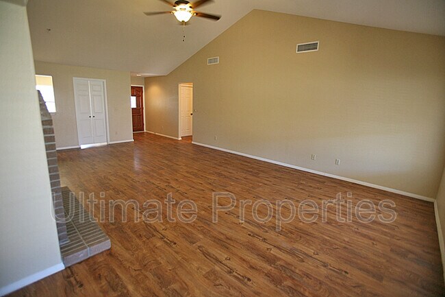 Building Photo - 4226 W Cielo Grande