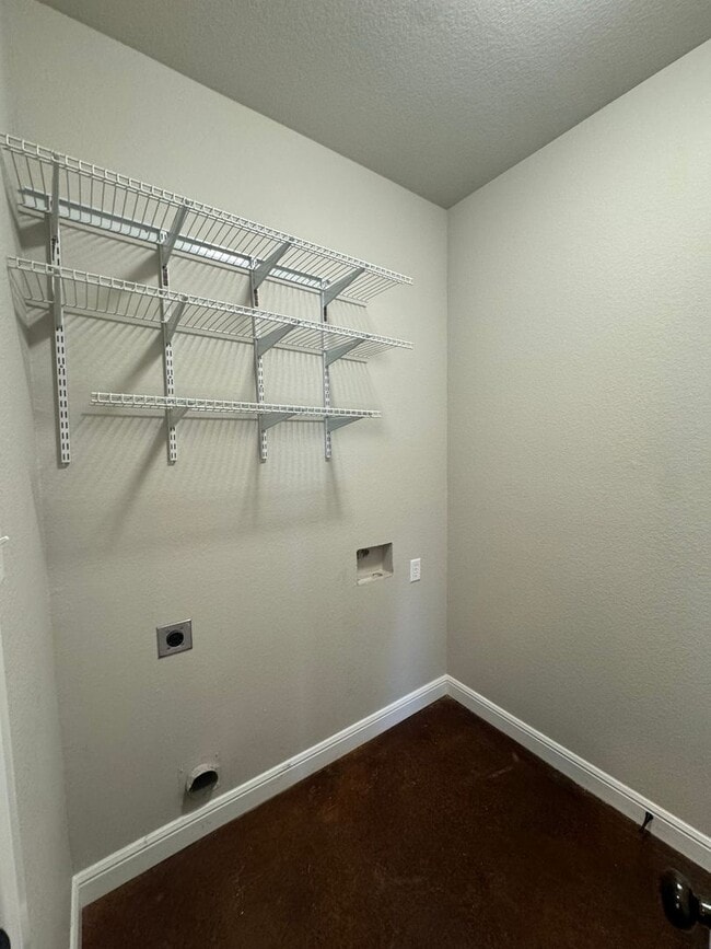 Foto del edificio - 3/2 in BROCK ISD - LAWN CARE INCLUDED - Pets welcome Fenced YARD