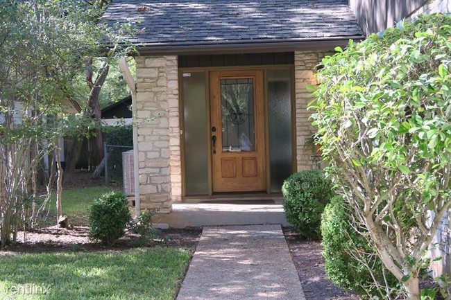 Building Photo - 3 br, 2 bath Townhome - 8606 Mesa Dr A Unit A