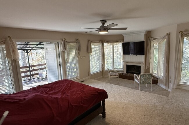 Foto del edificio - 833 Williamsburg Dr