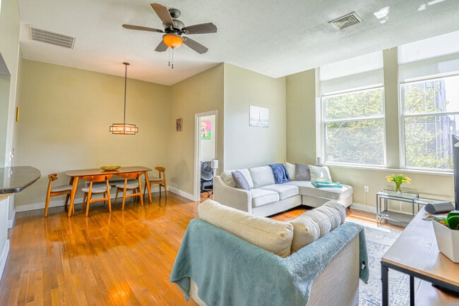 Building Photo - 72 Lubec St