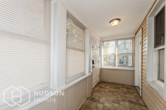 Foto del edificio - NOW AVAILABLE! - 397 -399 Highland Avenue ...