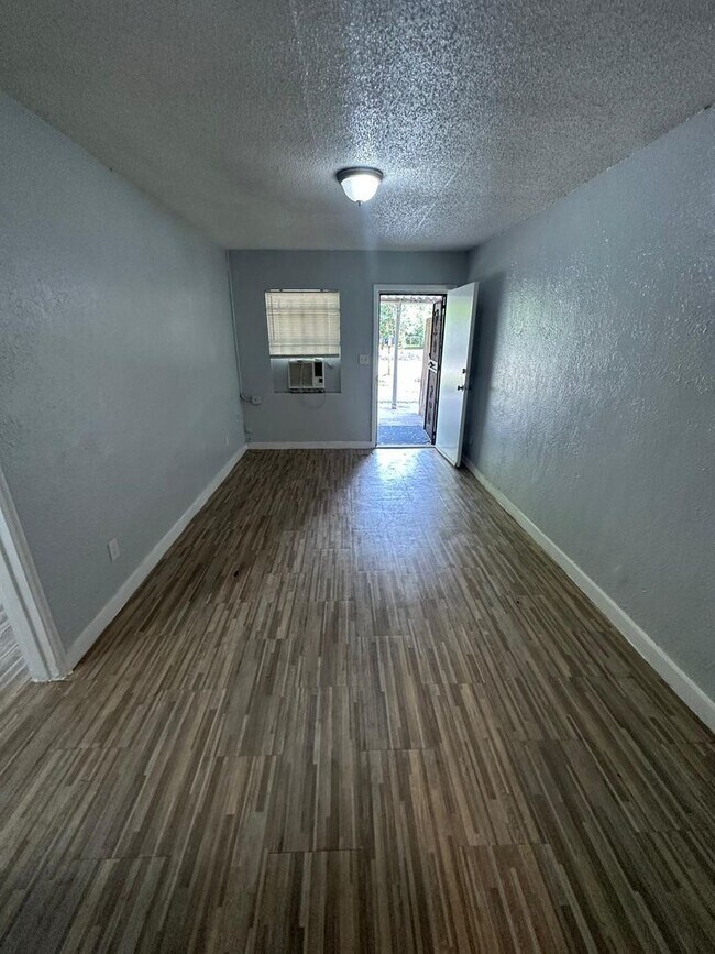 Foto del edificio - 2845/2847 W 6th St.
