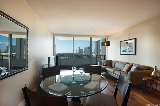 Building Photo - 1551 Ala Wai Blvd