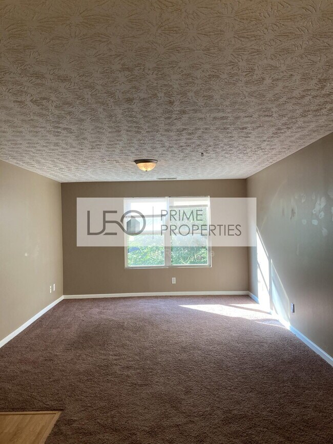Foto del edificio - 7201 Fairington Ridge Cir