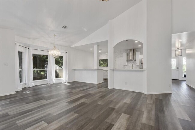 Building Photo - 5607 Creek Meadows Cove