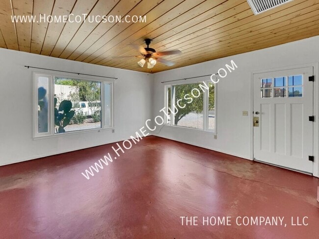 Building Photo - 1721 E Adelaide Dr