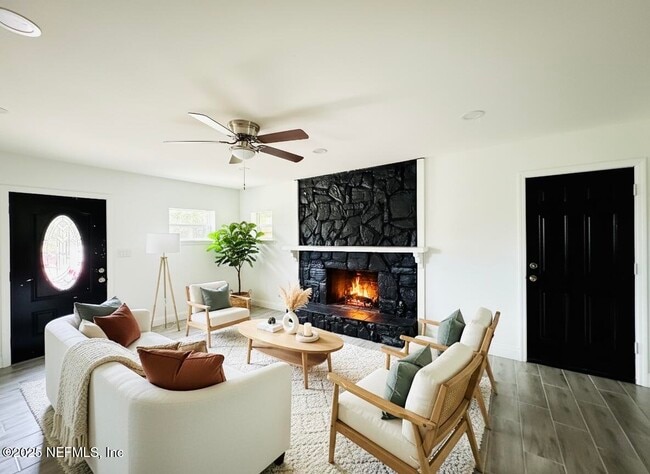 Building Photo - 1836 Agave Cir S