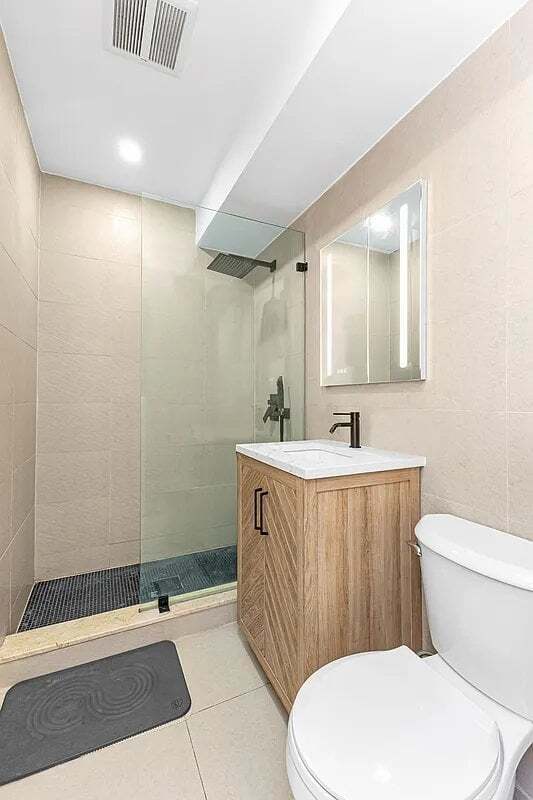 Foto del edificio - 228 E 25th St