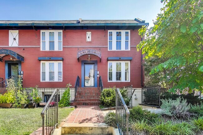 Foto del edificio - 132 18th St SE