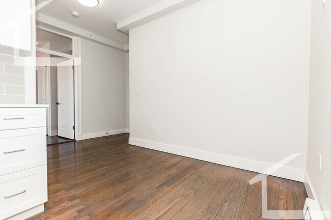 Foto del edificio - Avl 1/1 - Renovated junior 1BR with laundry in unit!