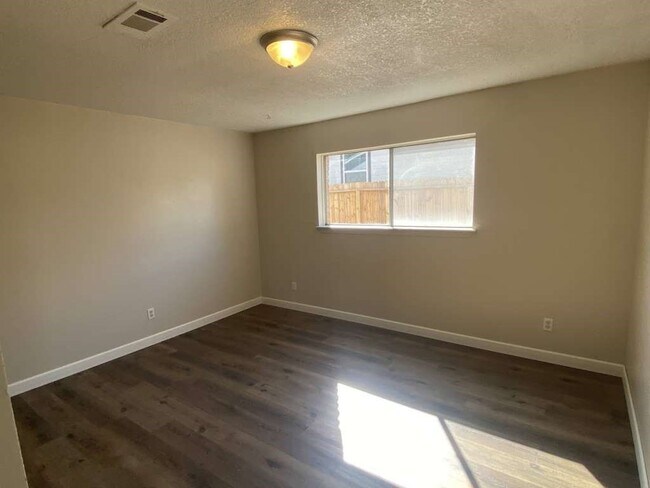 Foto del edificio - 11503 Bay Cedar Dr