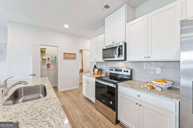 Foto del edificio - 5165 Sidney Sq Dr