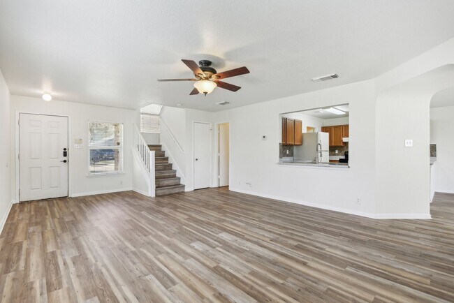 Foto del edificio - 16216 Ike Ln