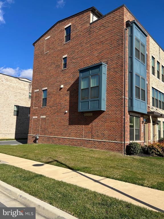 Building Photo - 4770 Towne Square Blvd
