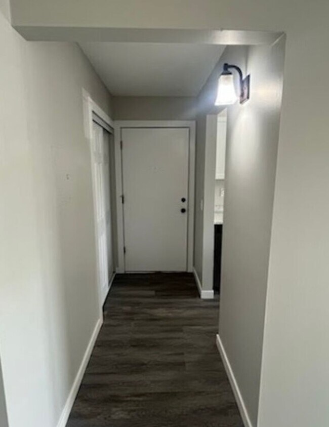Foto del edificio - 1 Bedroom in Hopkins