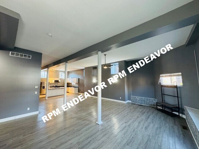 Foto del edificio - Stunning Tower Grove East 4 Bedroom 3.5 Bath Home