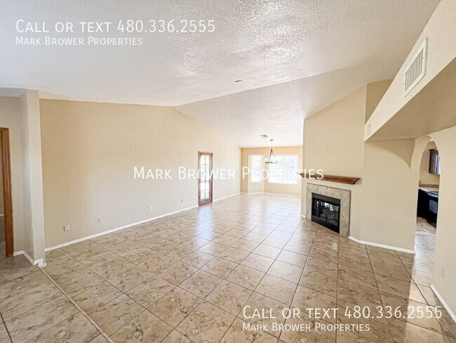 Building Photo - 807 E Aire Libre Ave