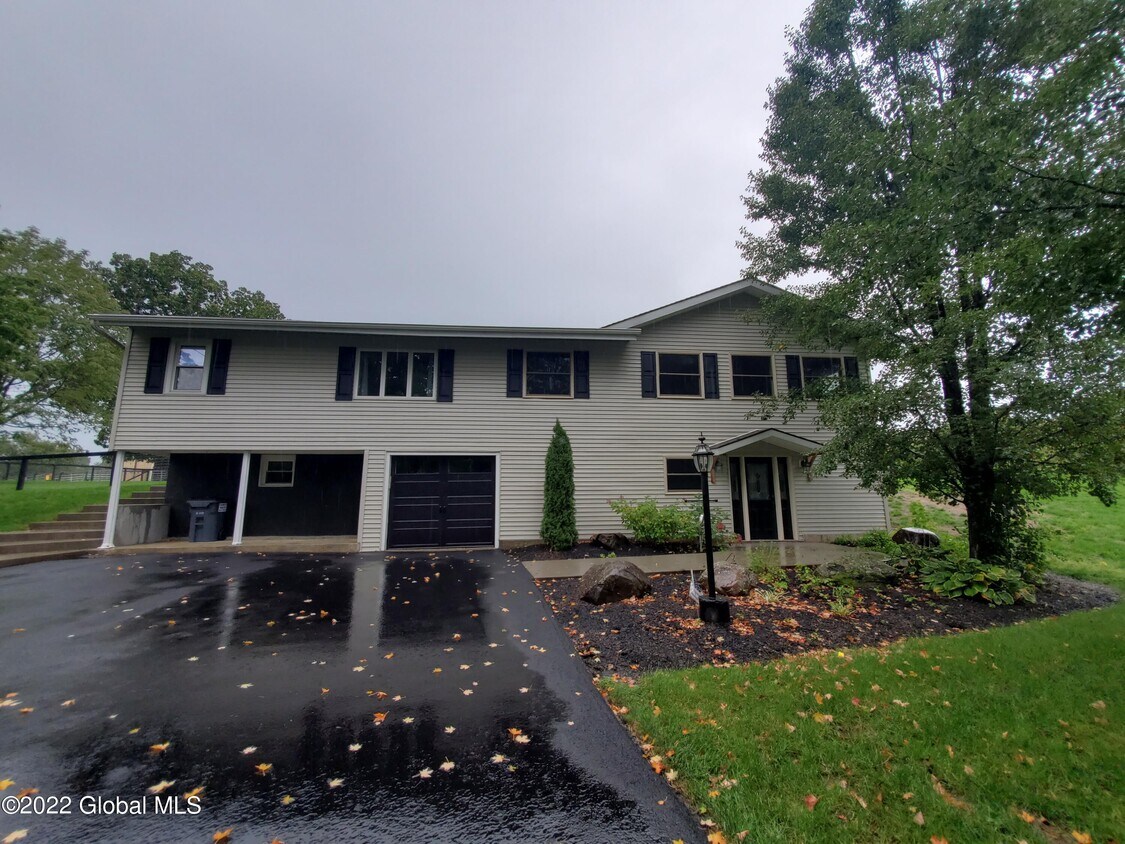 2950 River Rd, Schaghticoke, NY 12121 House Rental in Schaghticoke