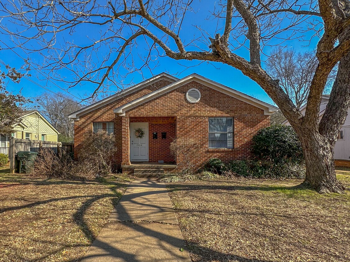 1906 S Donnybrook Ave, Tyler, TX 75701 Townhome Rentals in Tyler TX