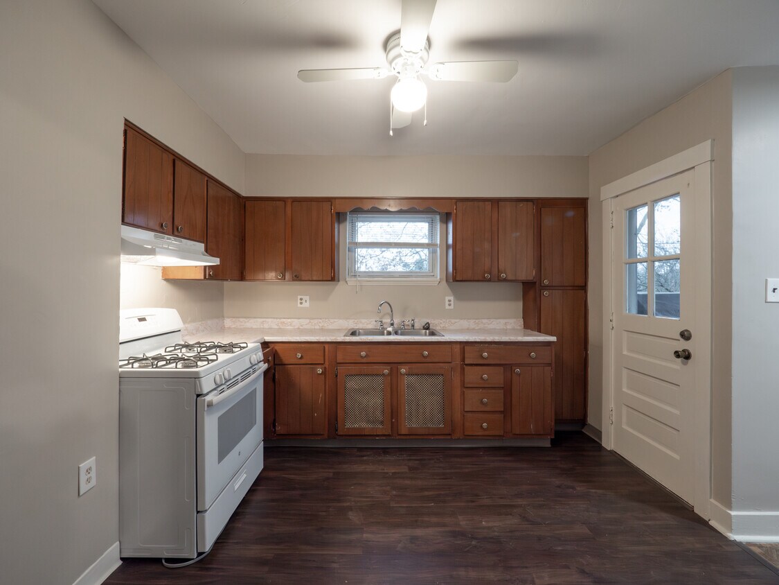 Primary Photo - 514 McCully St