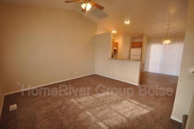 Building Photo - 1013 Gold Creek Dr
