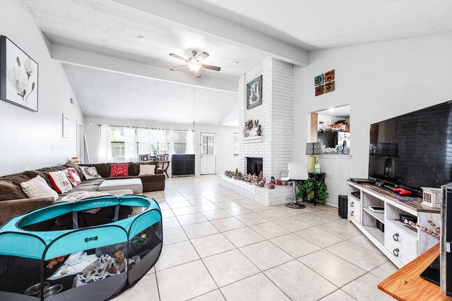 Building Photo - 21423 Golden Dove Dr