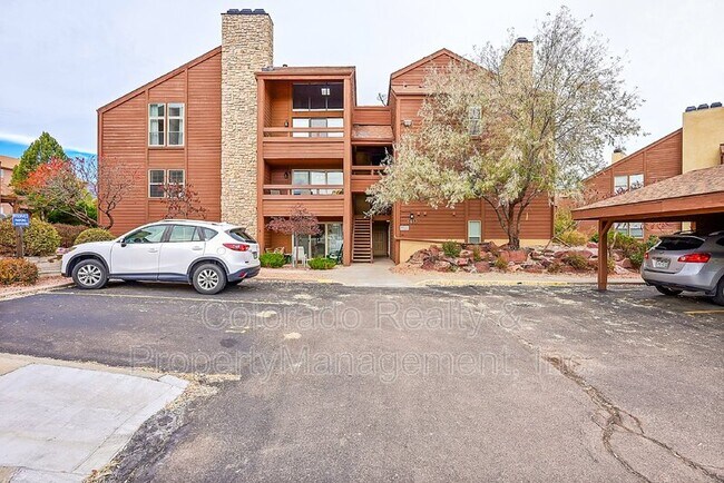 Building Photo - 140 W Rockrimmon Blvd