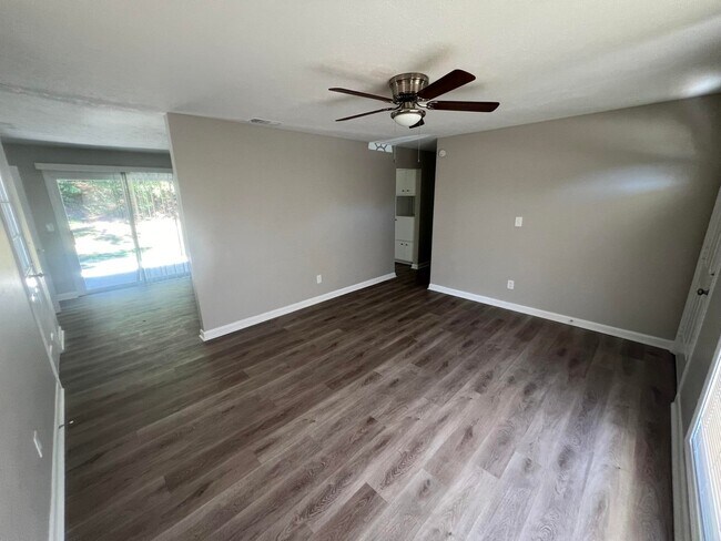 Foto del edificio - 4909 Mehaffey Ct