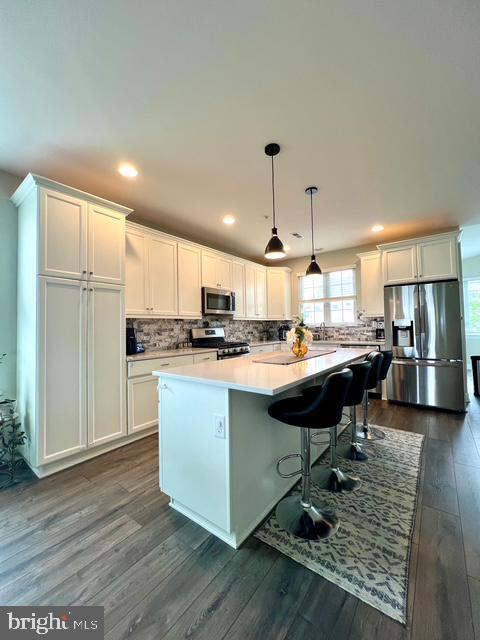 Building Photo - 221 Cadence Ct