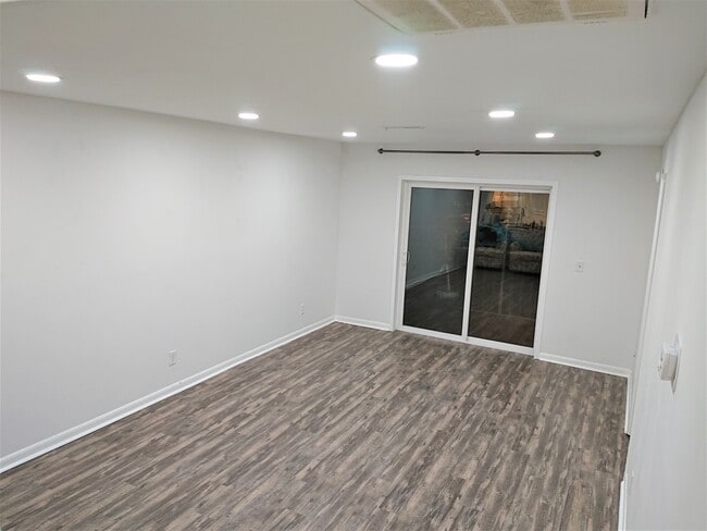 Building Photo - 4507 Holly Tree Rd