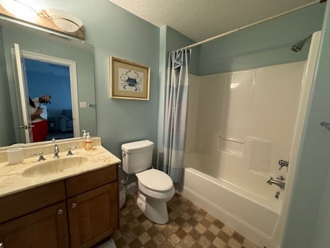 Photo - Immaculate 4 bedroom 3.5 bath Home at Nort...