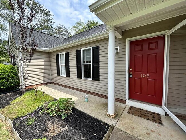Foto del edificio - 105 Ashton Drive