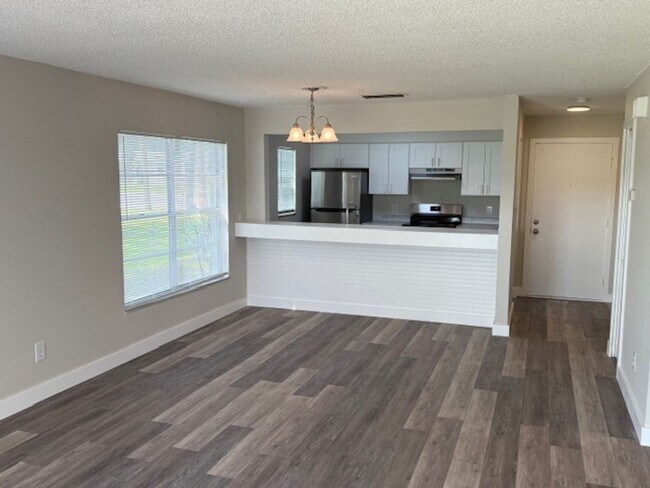Foto del edificio - 2 Bedroom/1 Bathroom Apartment