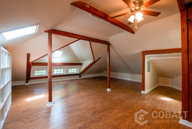 Building Photo - 615 Linwood Ave NE