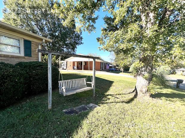 Foto del edificio - 2623 Sherry Ln