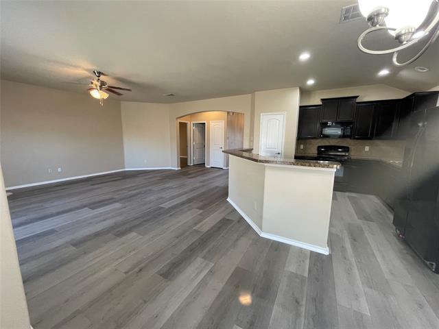 Building Photo - 1117 Lake Grove Dr