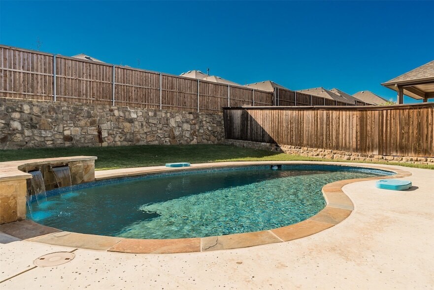 Foto principal - 4742 Crestwood Dr