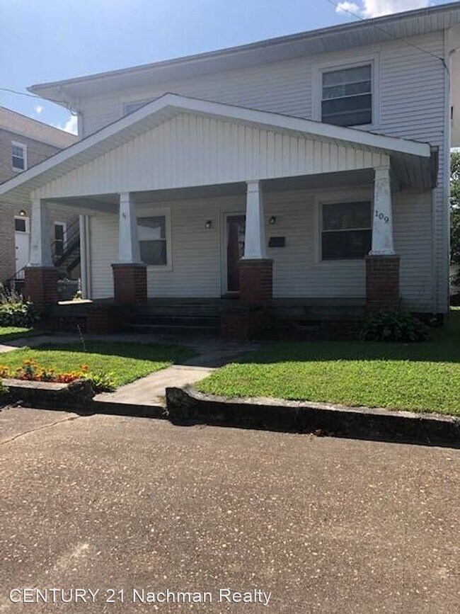 Building Photo - 3 br, 1.5 bath House - 109 S. Willard Avenue