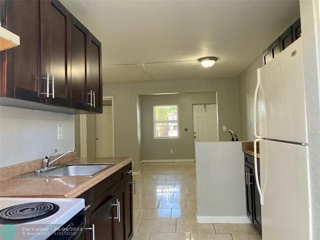 Building Photo - 1270 NW 9th St