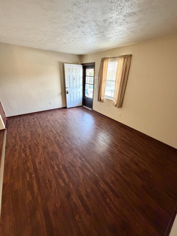 Foto del edificio - 1819 Gracewoods Dr