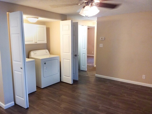 Foto del edificio - 303 N Washington St