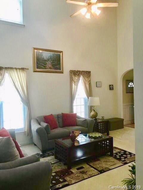 Foto del edificio - 6515 Avonlea Ct