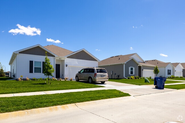 Building Photo - The Trails