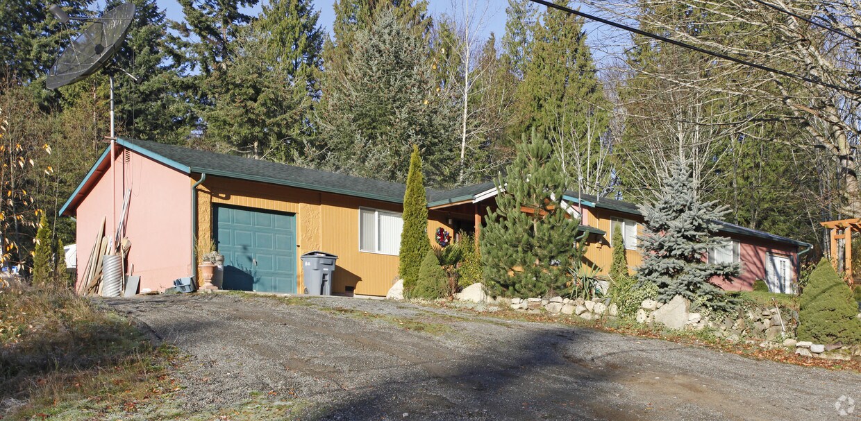 Building Photo - 2-4 110th Ave. Ct E