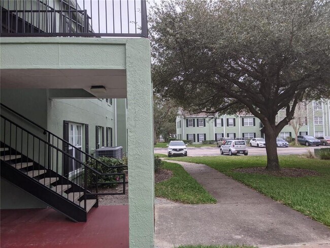 Building Photo - 2031 Dixie Belle Dr
