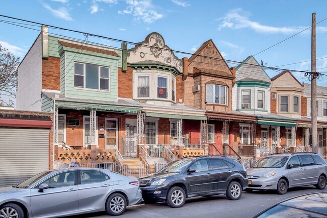 Building Photo - 1725 W 9th St