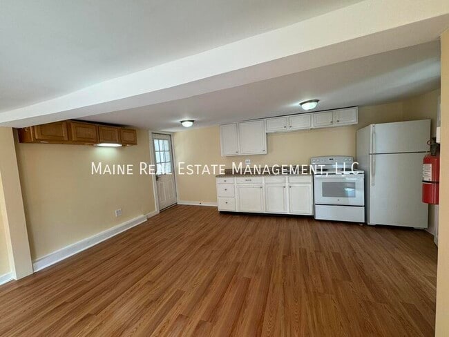 Building Photo - 206 Maine Ave