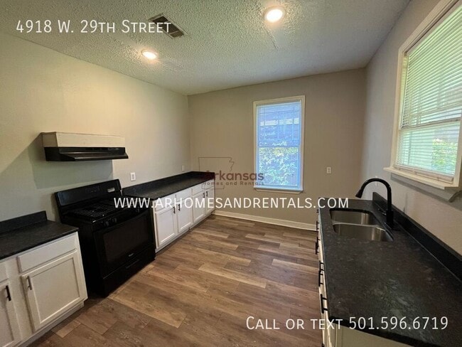 Foto del edificio - 4918 W 29th St