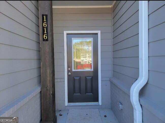 Building Photo - 1616 Fern Ridge Ln